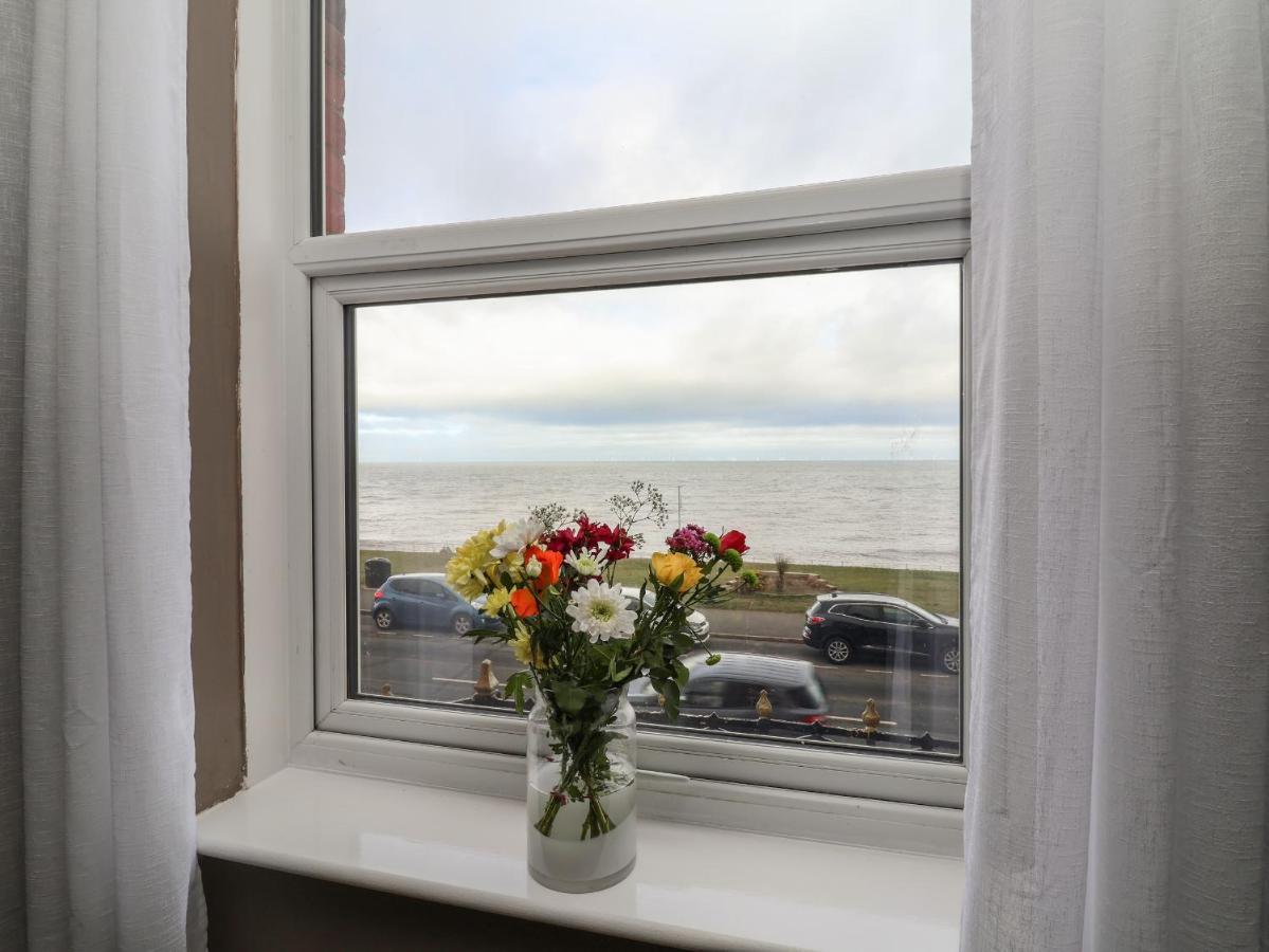 Ty Canol Rhyl Exterior foto