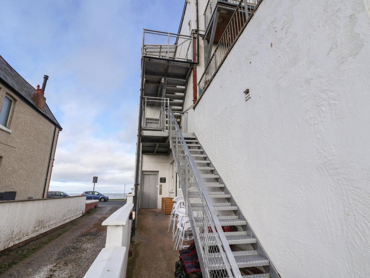 Ty Canol Rhyl Exterior foto